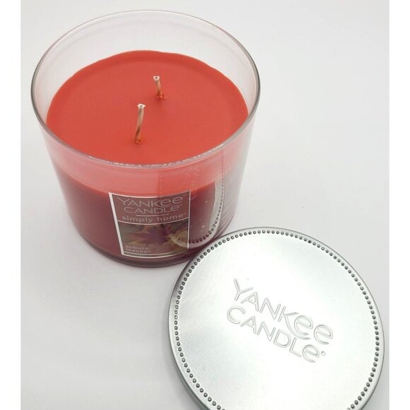 Yankee Candle Simply Home Auburn Leaves 10 Oz Scented Jar Candle Red Discontinue - Picture 2 of 6